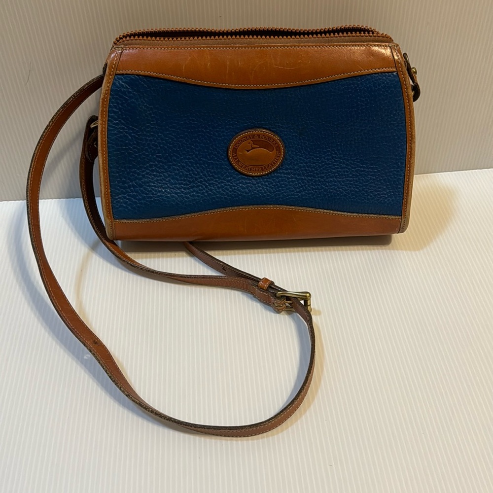 Vintage leather Dooney and Bourke crossbody bag - Zip Top